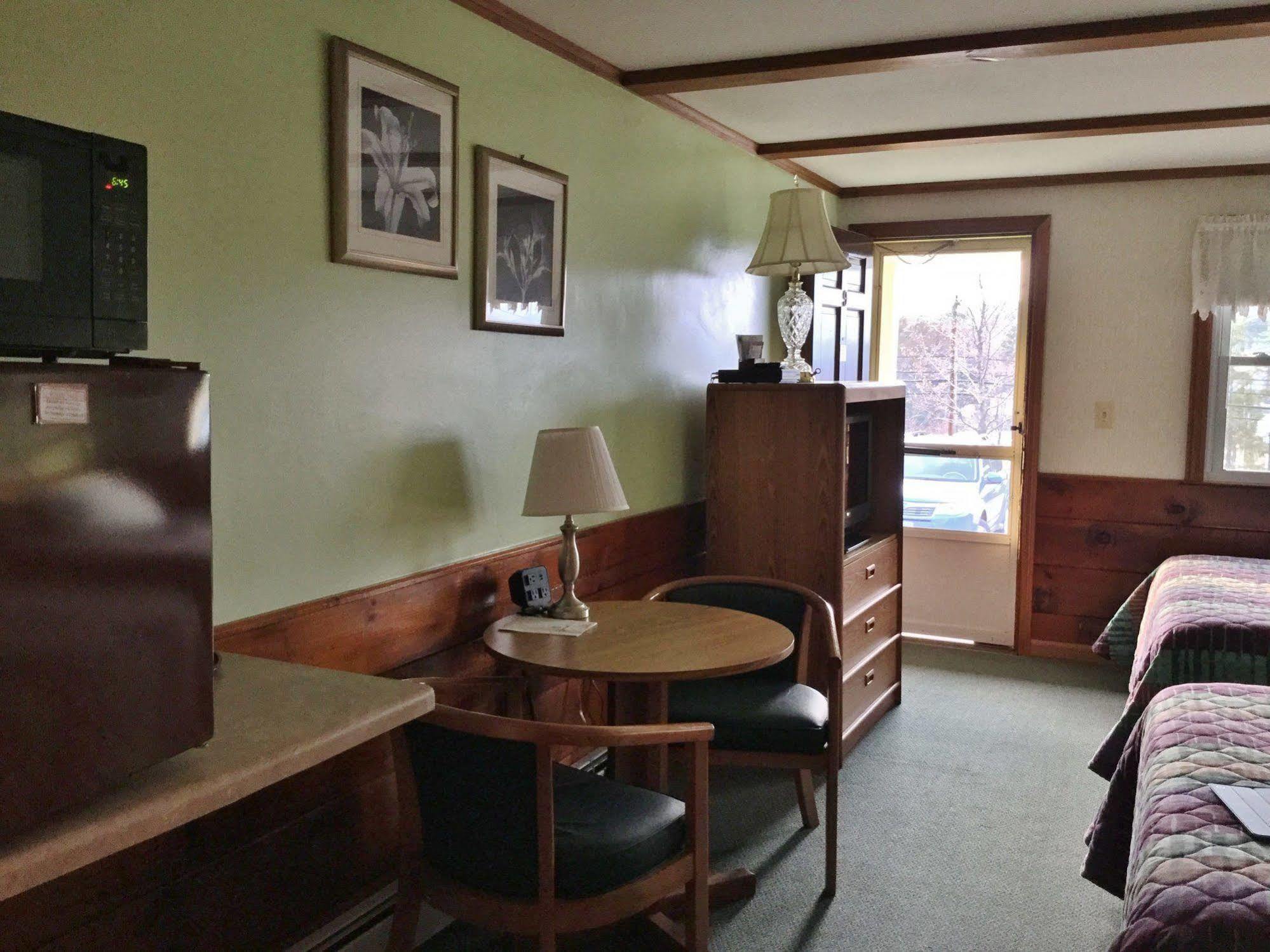 Bay Top Motel Weirs Beach Esterno foto